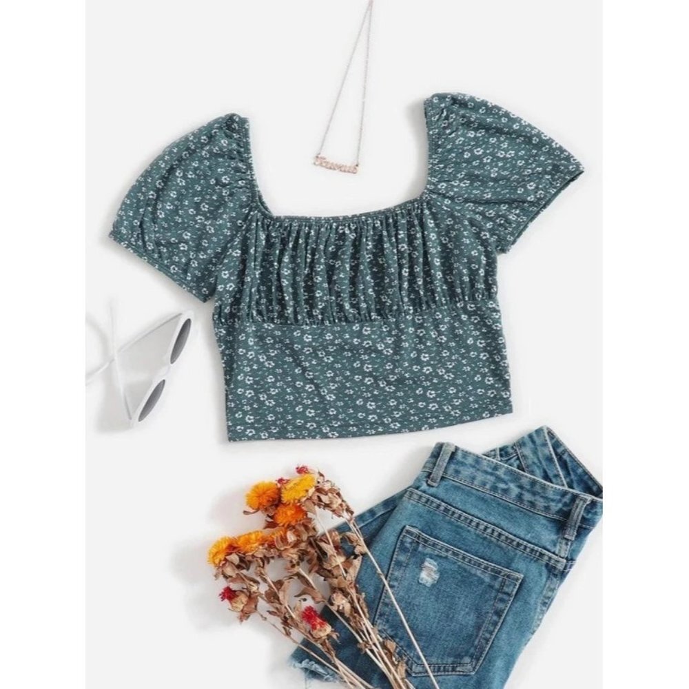 New‎ Shein Disty Floral Cropped Blouse in Blue - Size Medium